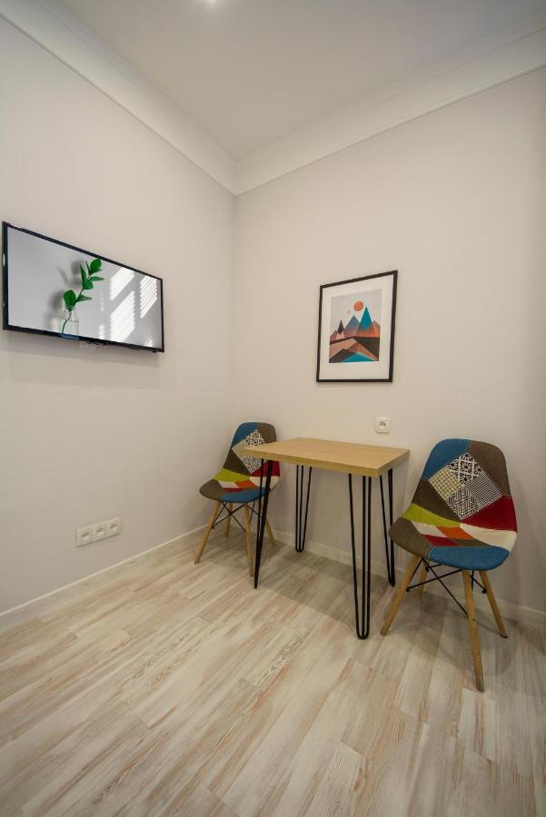 Design Apartments On Velyka Vasylkivska 42 Kiev Exterior foto