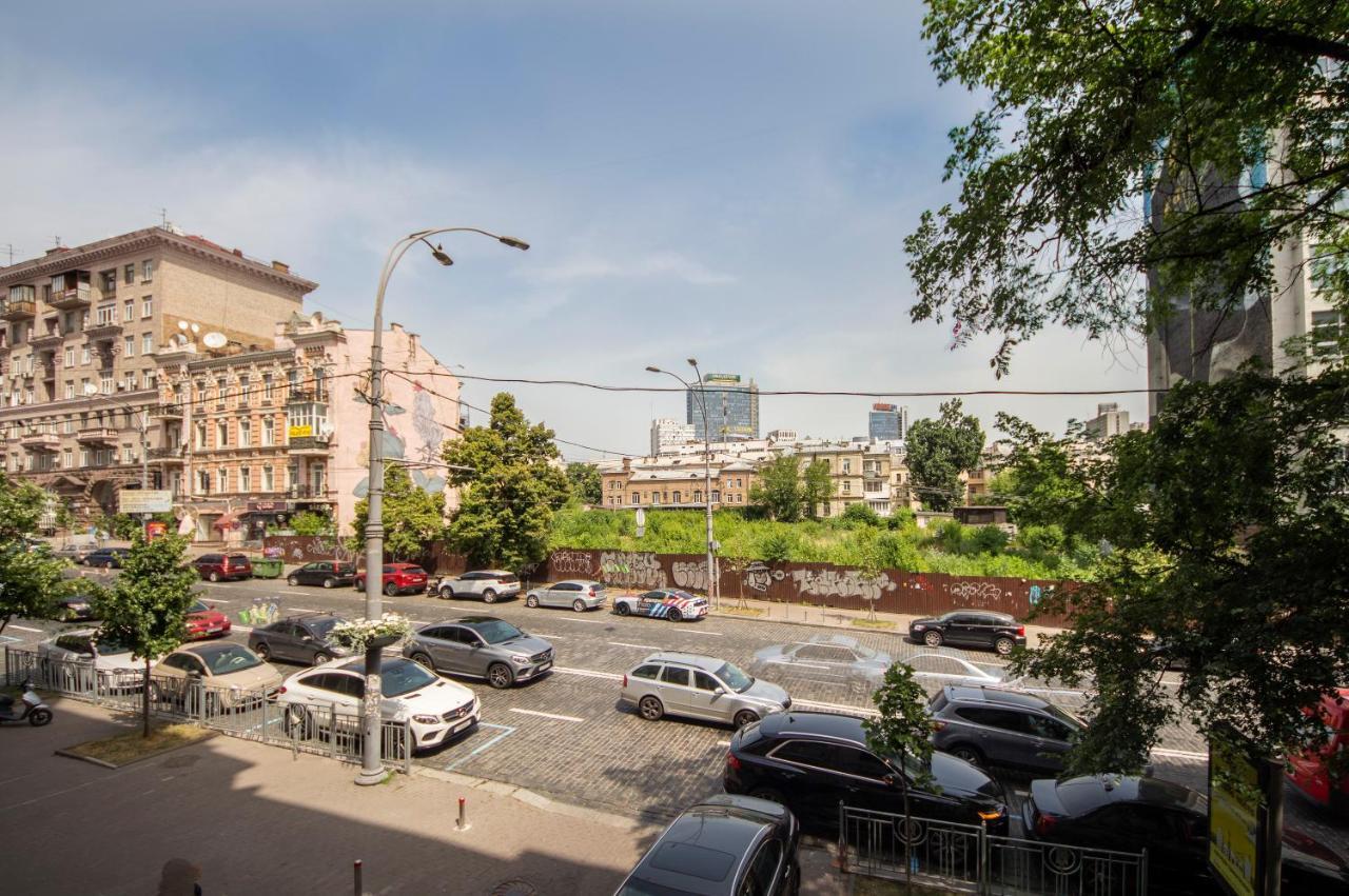 Design Apartments On Velyka Vasylkivska 42 Kiev Exterior foto